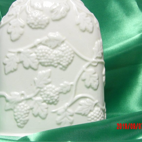 White Glass Clock - Picture 4 of 4